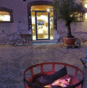 Les Ecuries de Mussy : galerie d'art chez Agnes Frattini