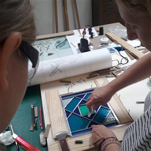 Contour et Transparence - Restauration, création, cours d'initiation à l'art du vitrail