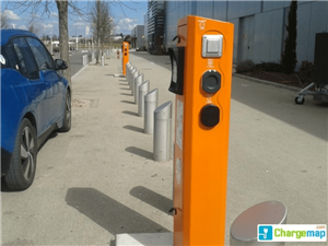 Borne de recharge électrique à Tavers