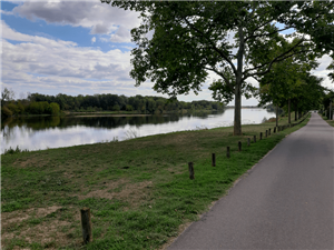 Aire de pique-nique à Beaugency (promenade de Barchelin)