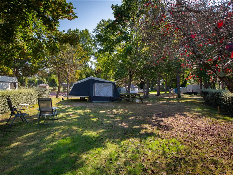 Emplacement tente - Camping le Jardin de Sully