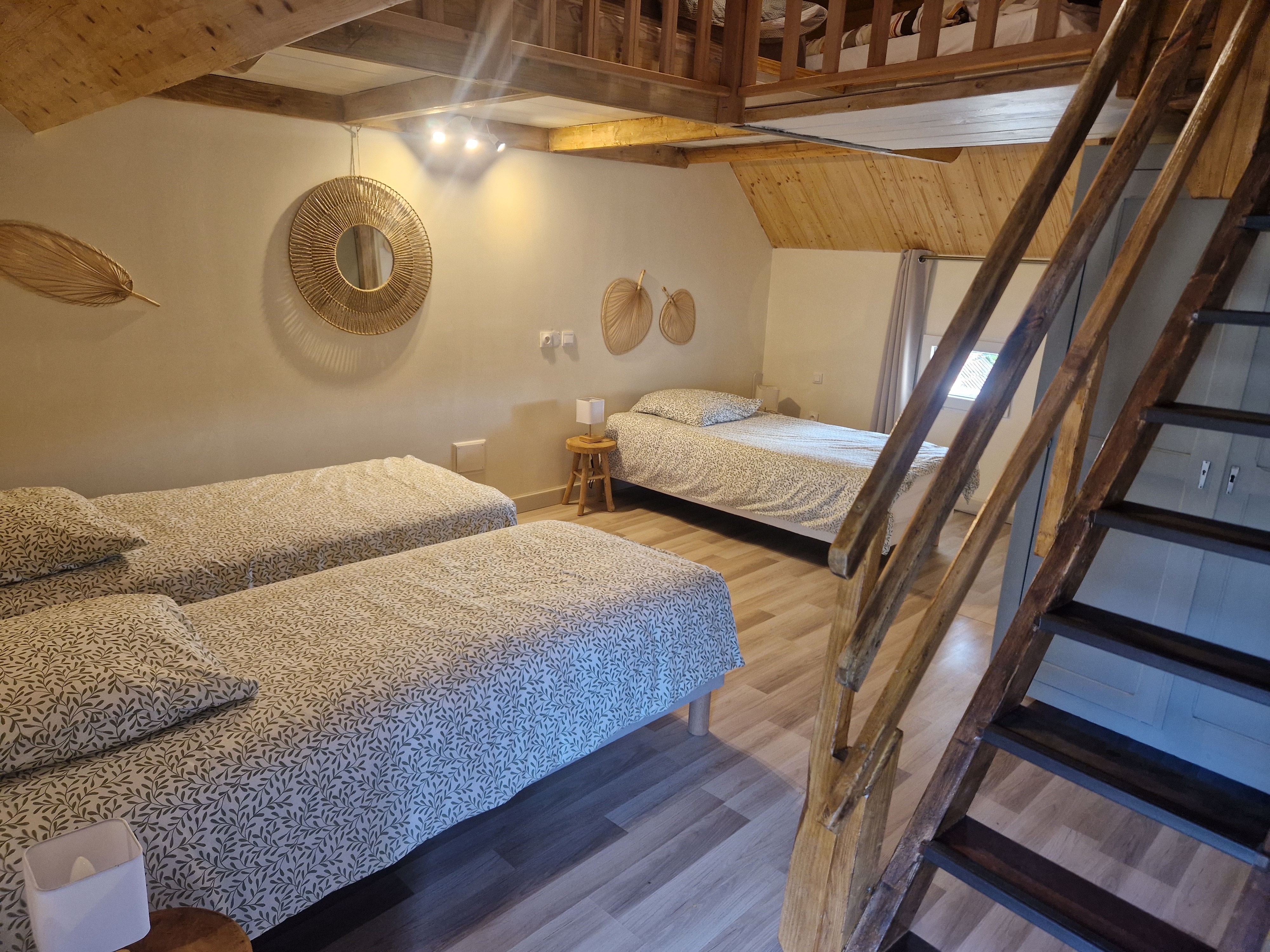 Dortoir 3 lits+mezzanine dont 4 places (matelas) - Crédit photo : BA