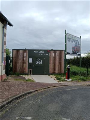 VÉLO BOX parking et réparation pour les vélos gare de Gien