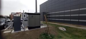 Borne de charge électrique pour véhicule Cinéma le Grand Club