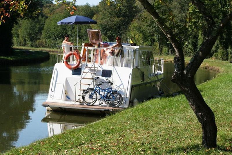 Les Canalous - Location de bateaux