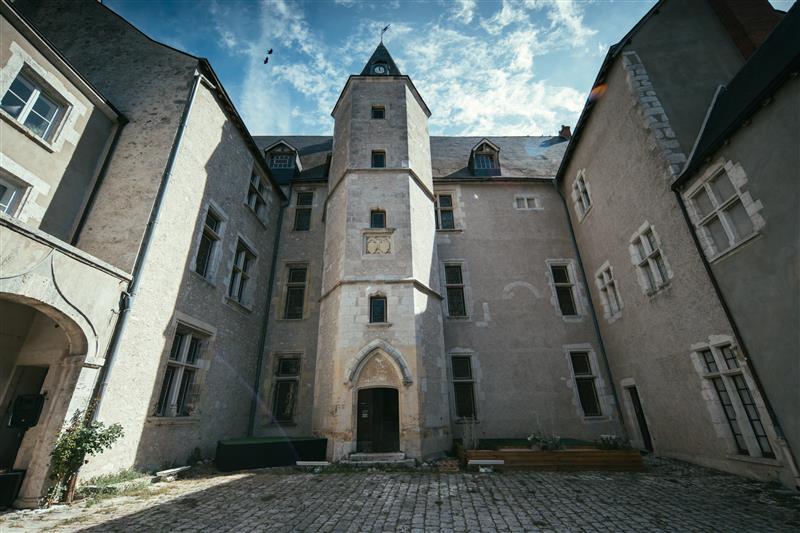 Cour du Château © Château de Beaugency