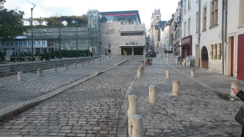 ENTREE PARKING A 50M