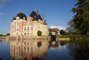 Balade en barque au château de la Bussière