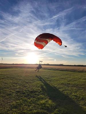 ASC 7 - Association Somone Keur Bassin Fly Attitude saut en parachute Paris et Orléans
