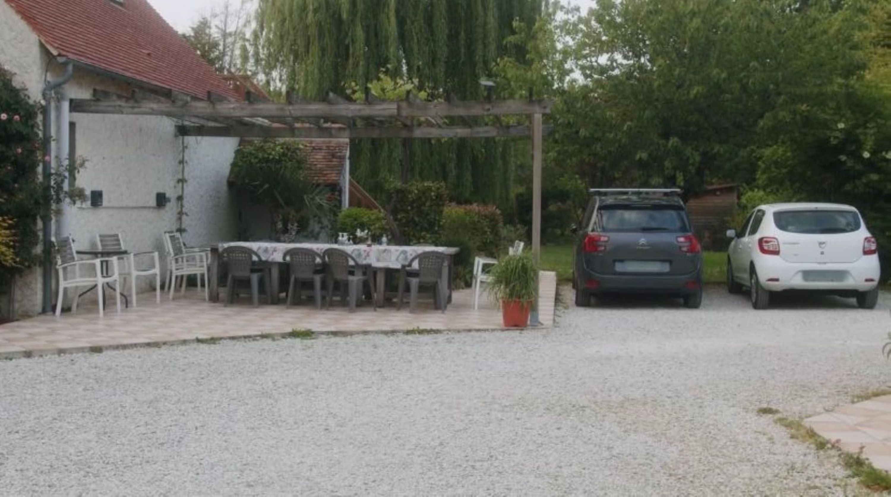 chambres et table d'hôtes cervina kopp loiret pergola et parking - Crédit photo : marie KOPP
