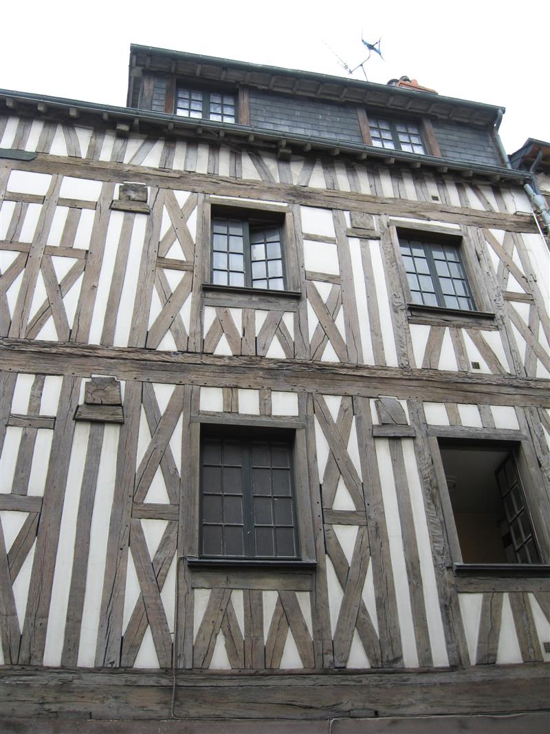 maison de l'angle rue Bourdon Blanc et rue de Bourgogne