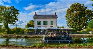 Location de bateaux électriques sur le Canal de Briare