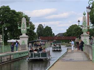 Location de bateaux électriques sur le Canal de Briare